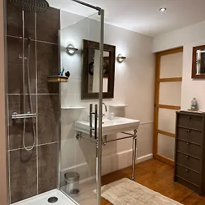 chambre-de-charme-au-coeur-du-vieux-valence.hotels-rhonealpes.com/